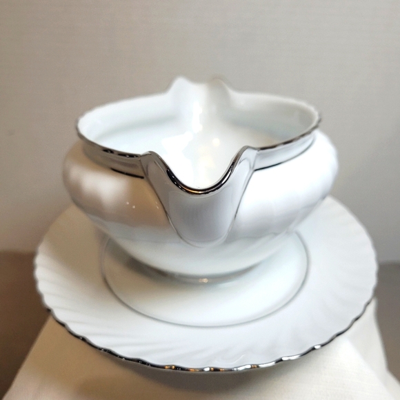 Royal Tettau Dawn Rose Gravy Boat with Attached Underplate - Picture 6 of 11